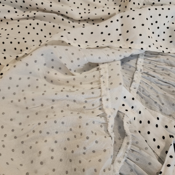 White dress with black polka dots - Picture 5 of 6